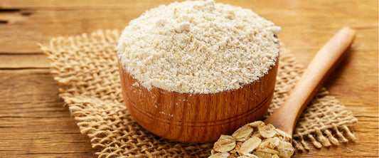 Avena pulverizada para hacer exfoliante para la piel.