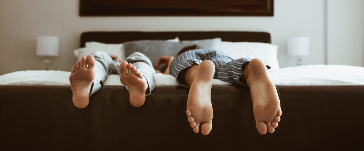 Beneficios y posiciones para dormir en pareja